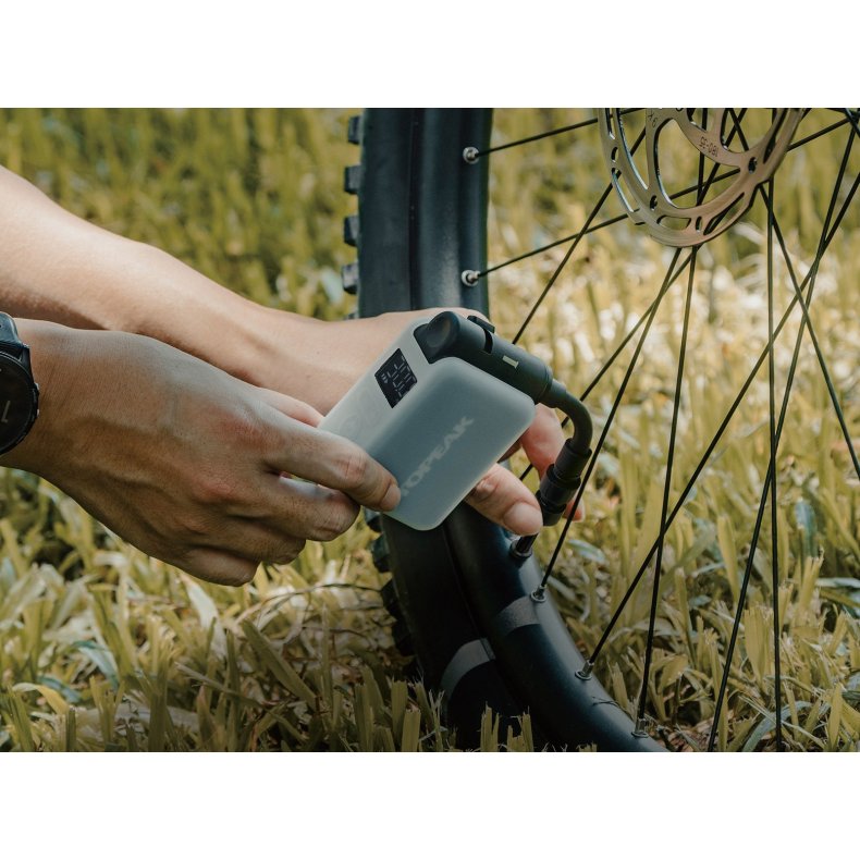 Topeak Batteridrevet minipumpe E-Booster Digital
