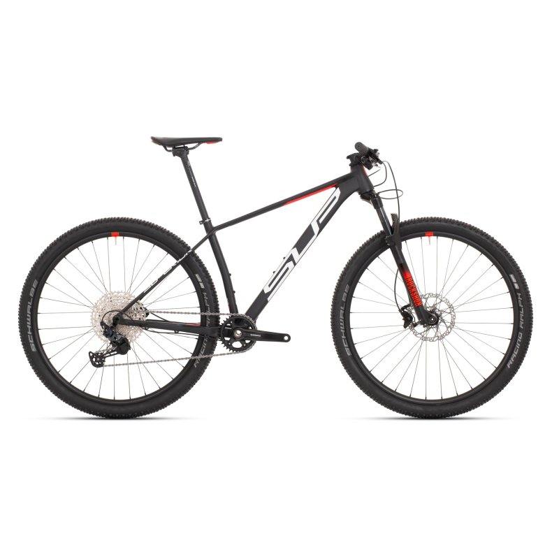 Superior XP 919 Mat Sort/Hvid/Team R&oslash;d 23"